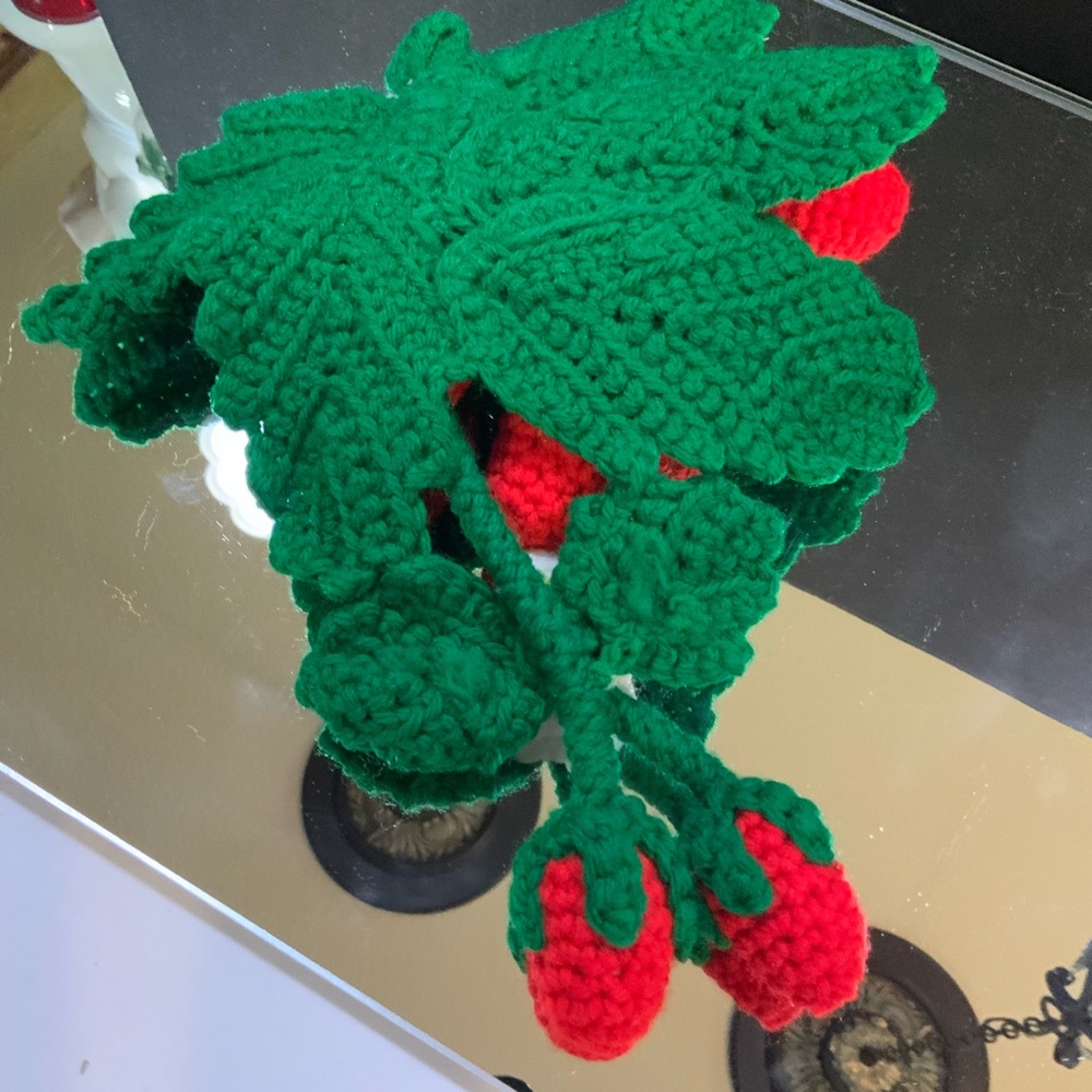 Vintage Wall Decor Strawberries Handmade Crochet 3D  11 1/2 in long - Picture 4 of 4